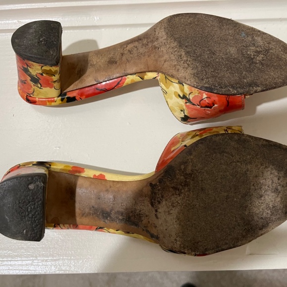 Prada heels - Picture 5 of 6